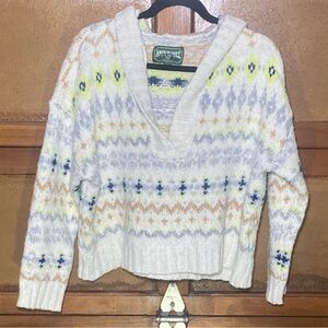 American Eagle Outfitters Cream V‑Neck Sweater with Pastel Fair Isle